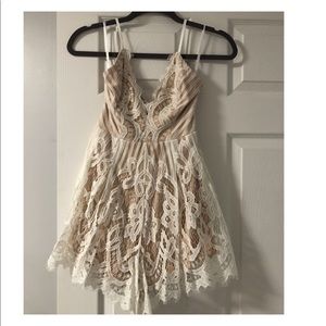 Selfie Leslie White & Nude Lace Romper